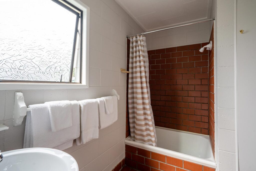 double-room-1500-bathroom